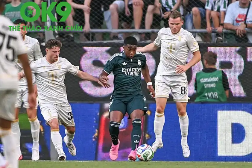Cuộc tiếp đón Real Sociedad ngày 26/8 còn mang ý nghĩa đặc biệt khi đây là trận sân nhà đầu tiên của Mourinho kể từ khi trở lại dẫn dắt Real Madrid. Cuộc tiếp đón Real Sociedad ngày 26/8 còn mang ý nghĩa đặc biệt khi đây là trận sân nhà đầu tiên của Mourinho kể từ khi trở lại dẫn dắt Real Madrid.